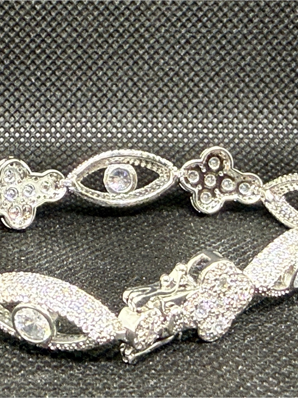 Woman’s/Girls Elegant Silver Moissanite AndCrystal Link Bracelet